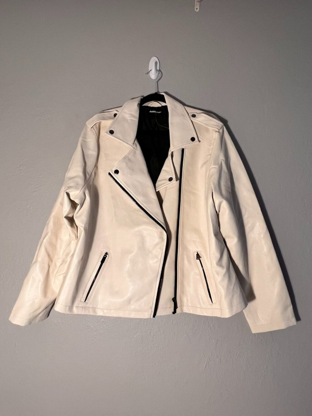 Charlotte Russe 2X Women's White and Cream Faux Leather Jacket